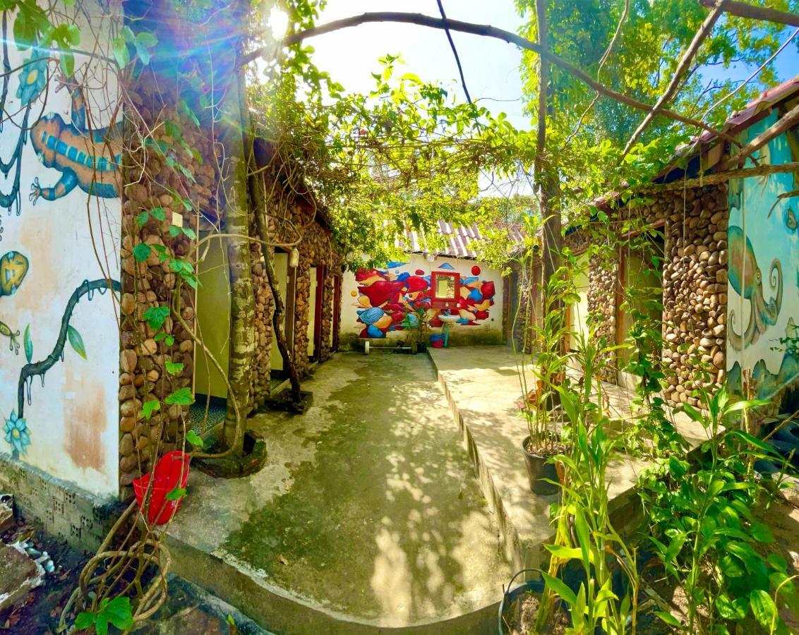The Cliff Hostel, M'Pay Bay Ko Rong Sanloem Eksteriør bilde