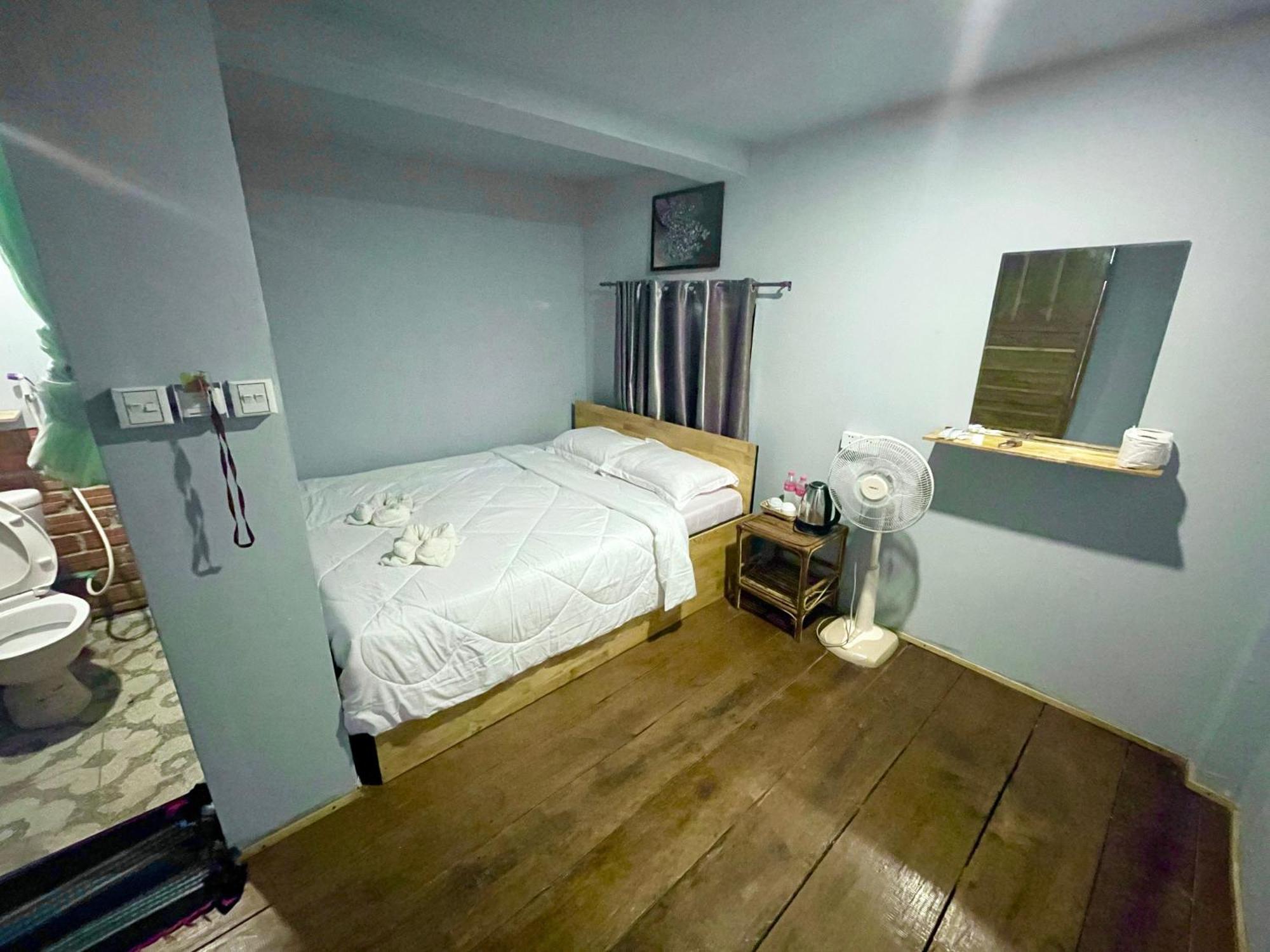 The Cliff Hostel, M'Pay Bay Ko Rong Sanloem Eksteriør bilde