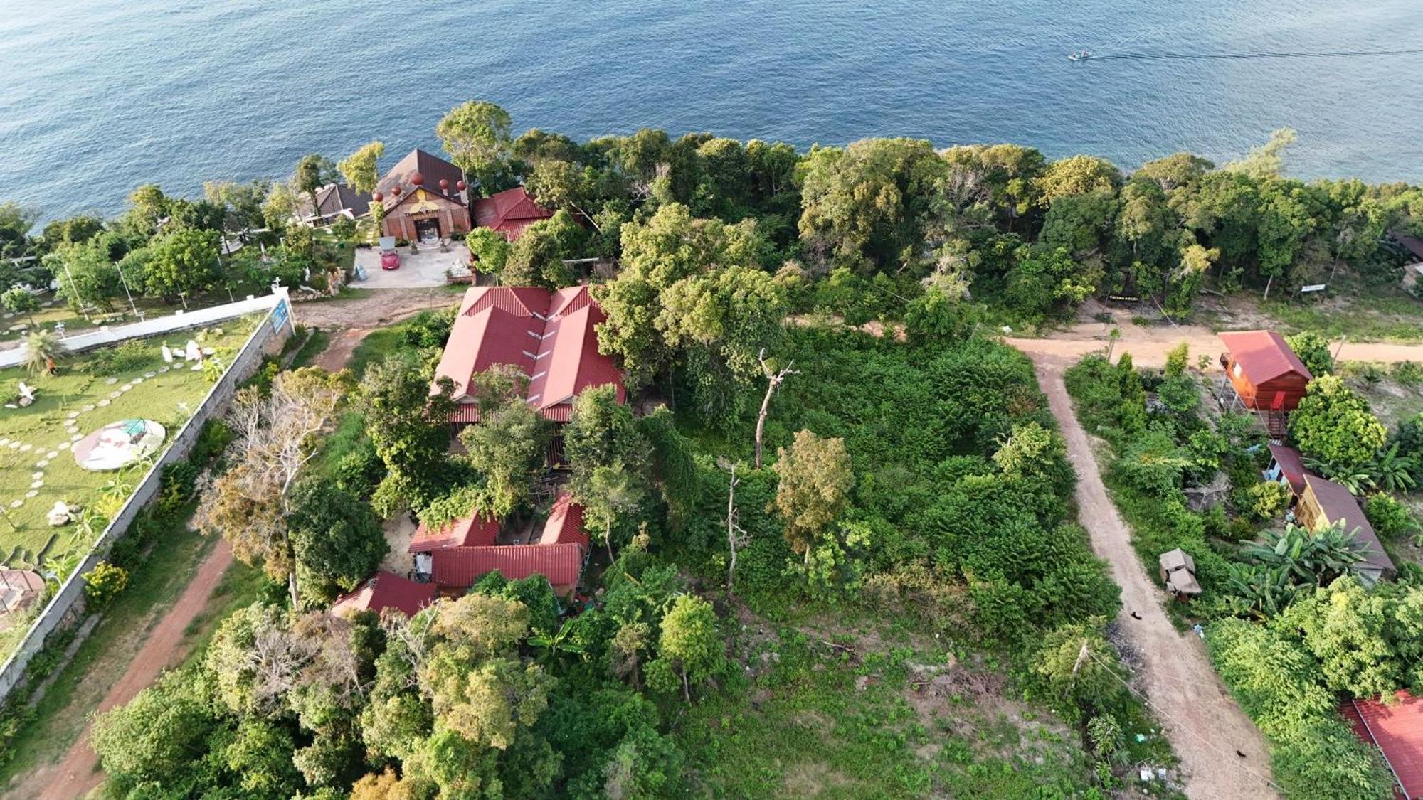 The Cliff Hostel, M'Pay Bay Ko Rong Sanloem Eksteriør bilde